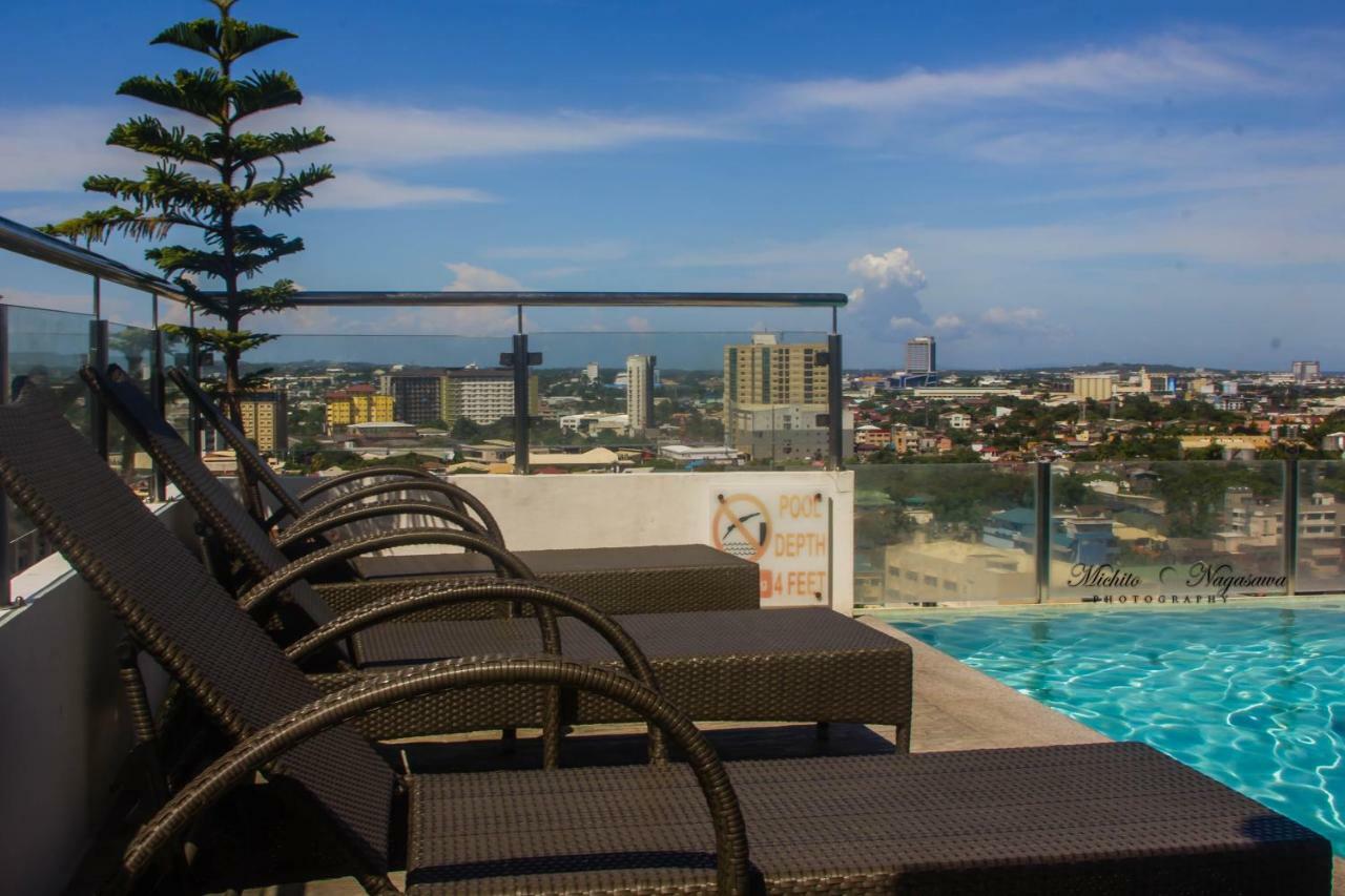 Appartamento Rooftop Pool @ Mabolo Garden Cebu Esterno foto