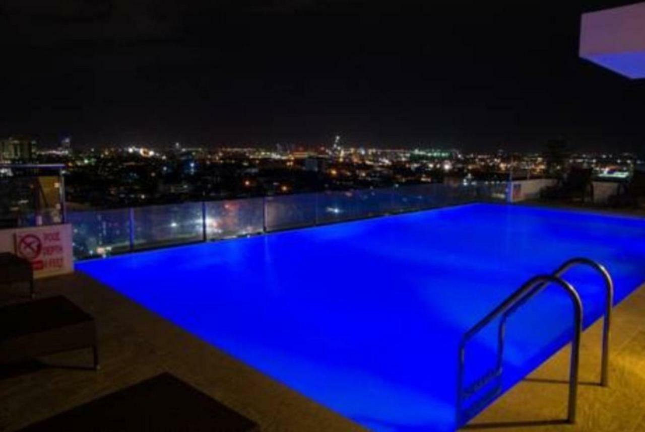 Appartamento Rooftop Pool @ Mabolo Garden Cebu Esterno foto